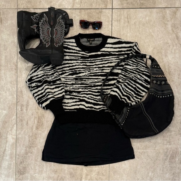Zebra Printed Sweater from Nasty Gal - Picture 2 of 5